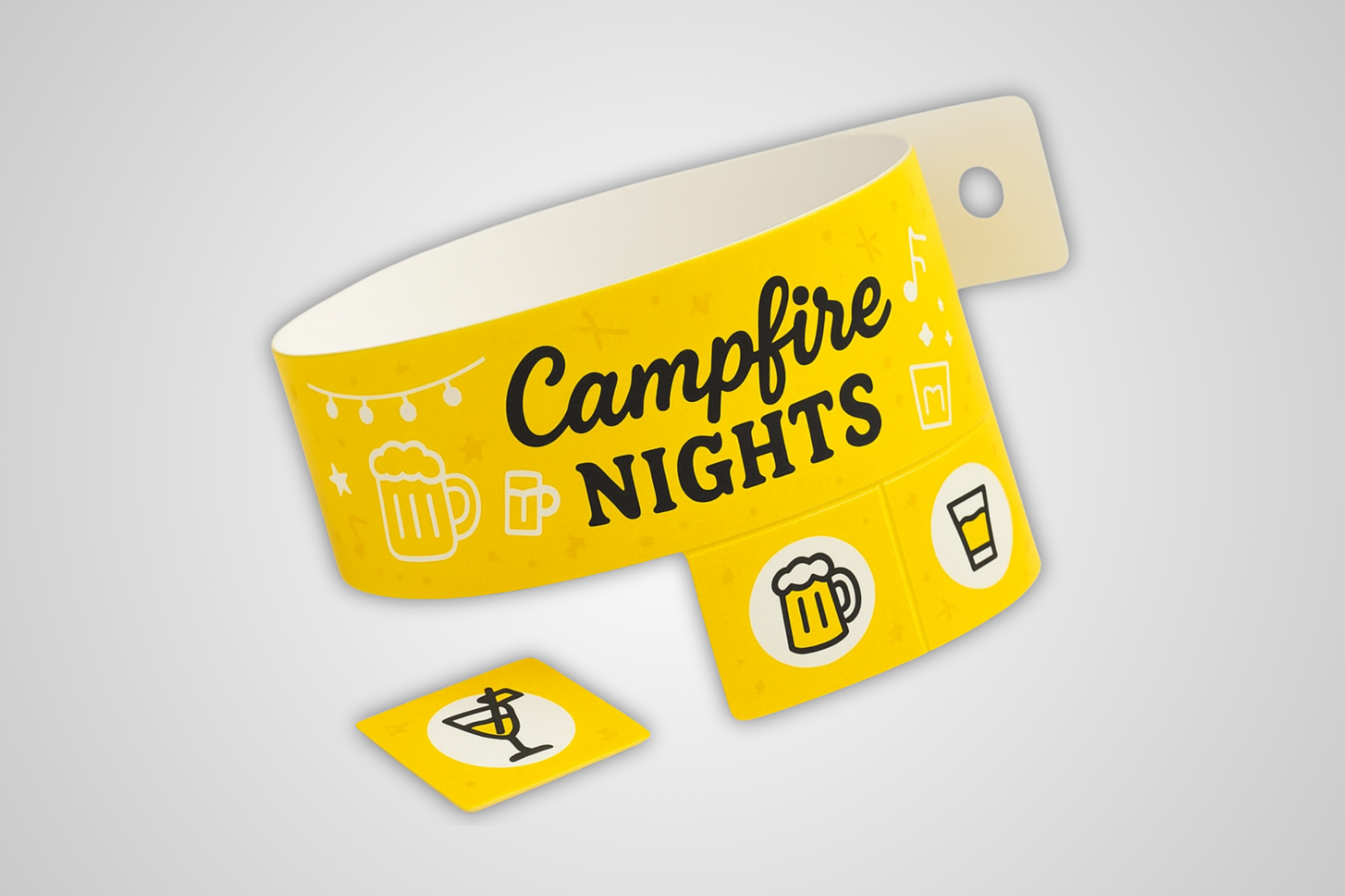 Et bilde av et gult adgangsarmbånd med avtagbare billetter