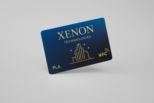 Et foto av et bionedbrytbart smartkort med eget design