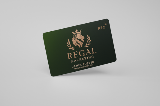 Et foto av et visittkort med NFC og eget design