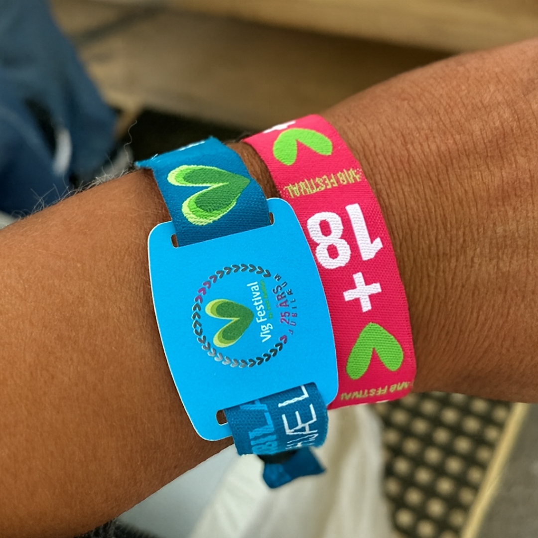 Skreddersydde Stoffarmbånd