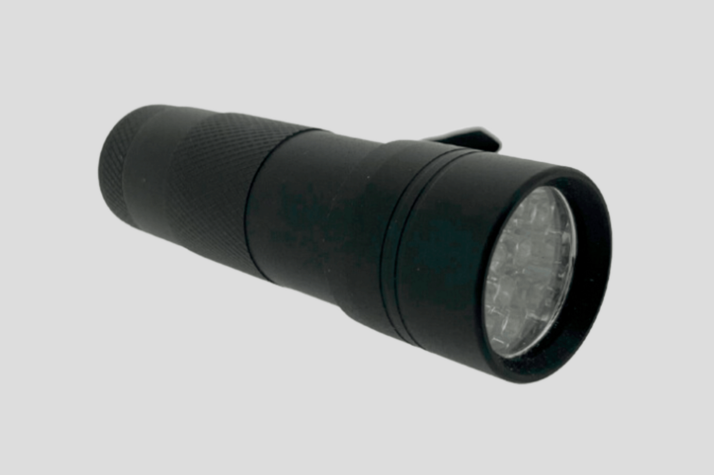 En UV lommelykt LED spektrum lommelykt fra JM Band NO på hvit bakgrunn.