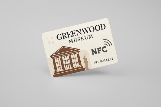 Et bilde av et NFC-kort av rPVC med eget design