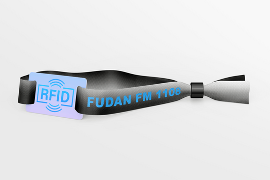 Stoff Armbånd med Fudan FM 1108 fra JM Band NO med blått lys.