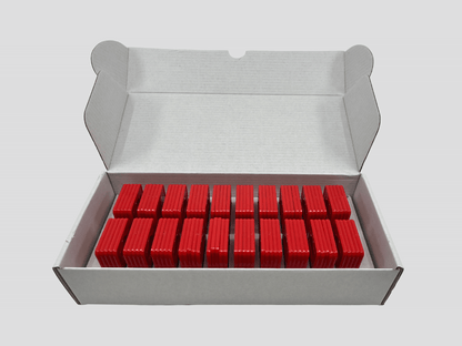 En boks Garderoben numre plast D 100 stk. pieces in a white box, containing billetter som kan innløses av JM Band NO.