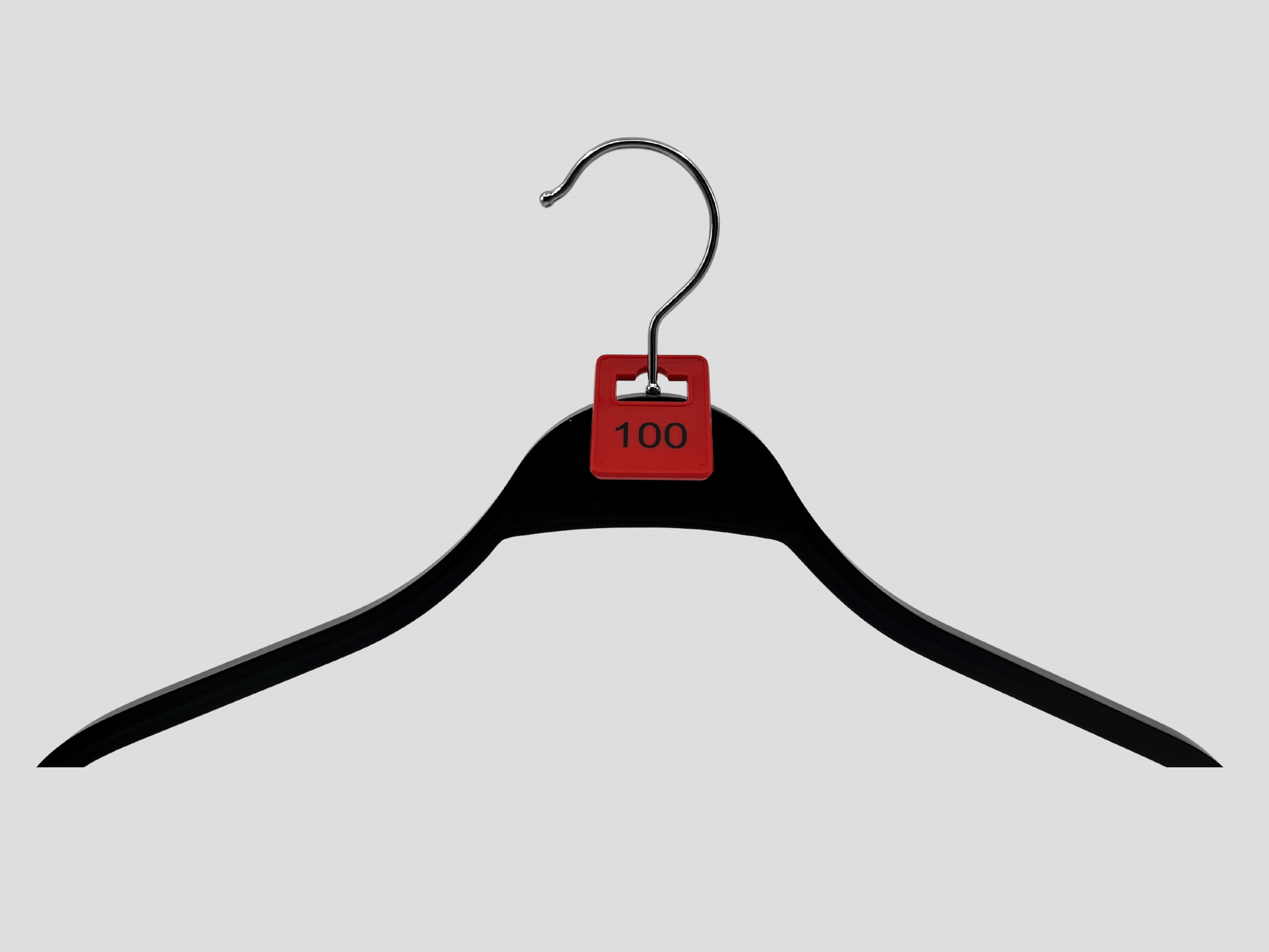 En sort Garderoben numre plast D 100 stk henger med rød lapp på, merket "billetter", av JM Band NO.