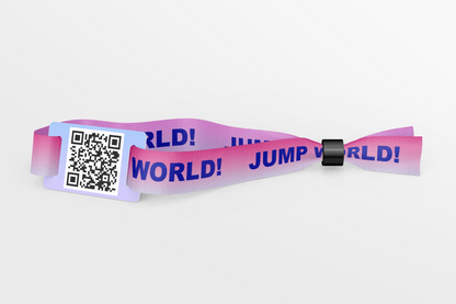 Et Stoff Armbånd med QR-Kode - Fargetryk med QR-kode på, designet for rask levering. (Merkenavn: JM Band®)