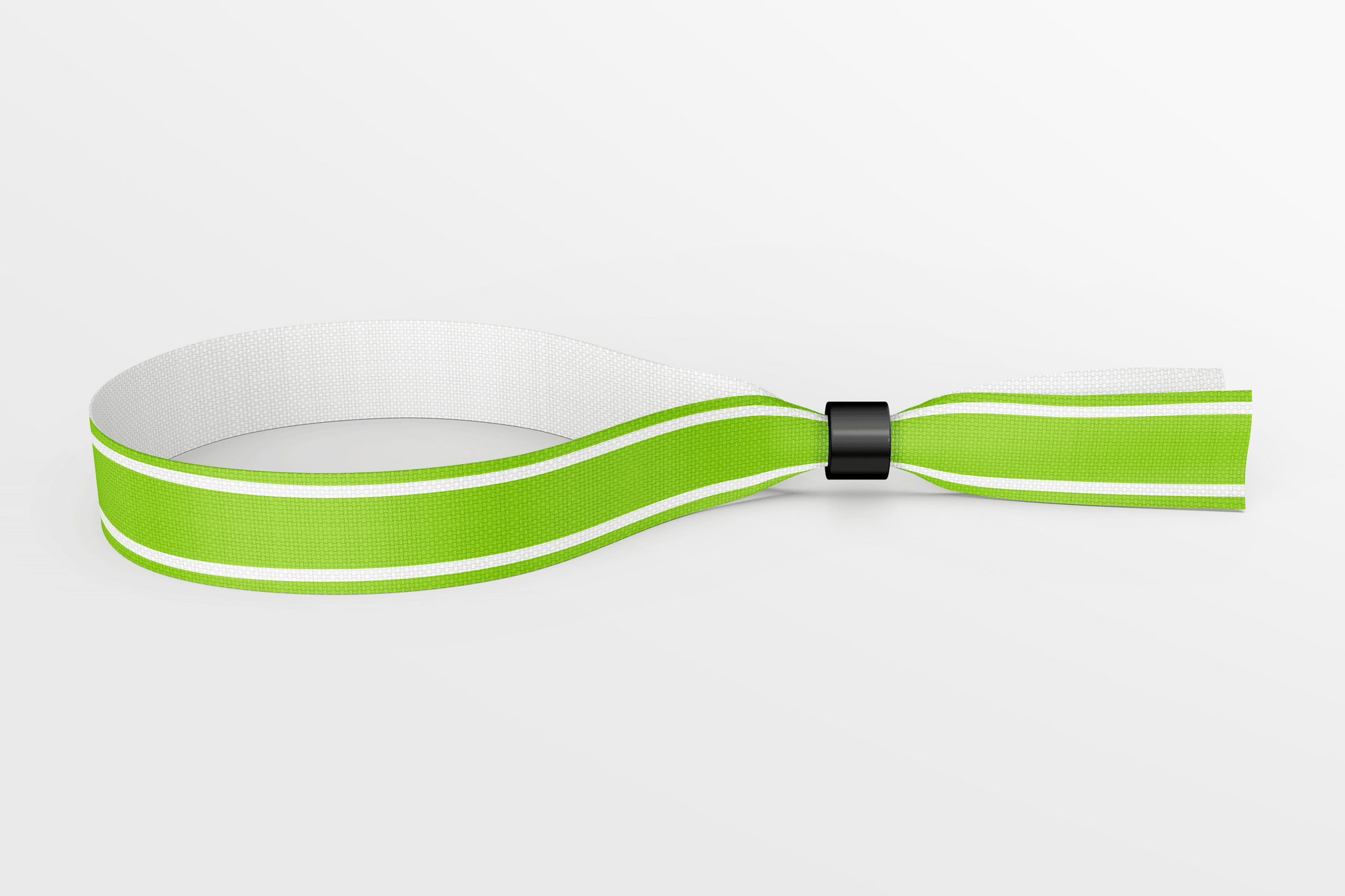 Et Tekstilarmbånd farger På lager festivalarmbånd i grønne og hvite striper på hvit bakgrunn av JM Band NO.