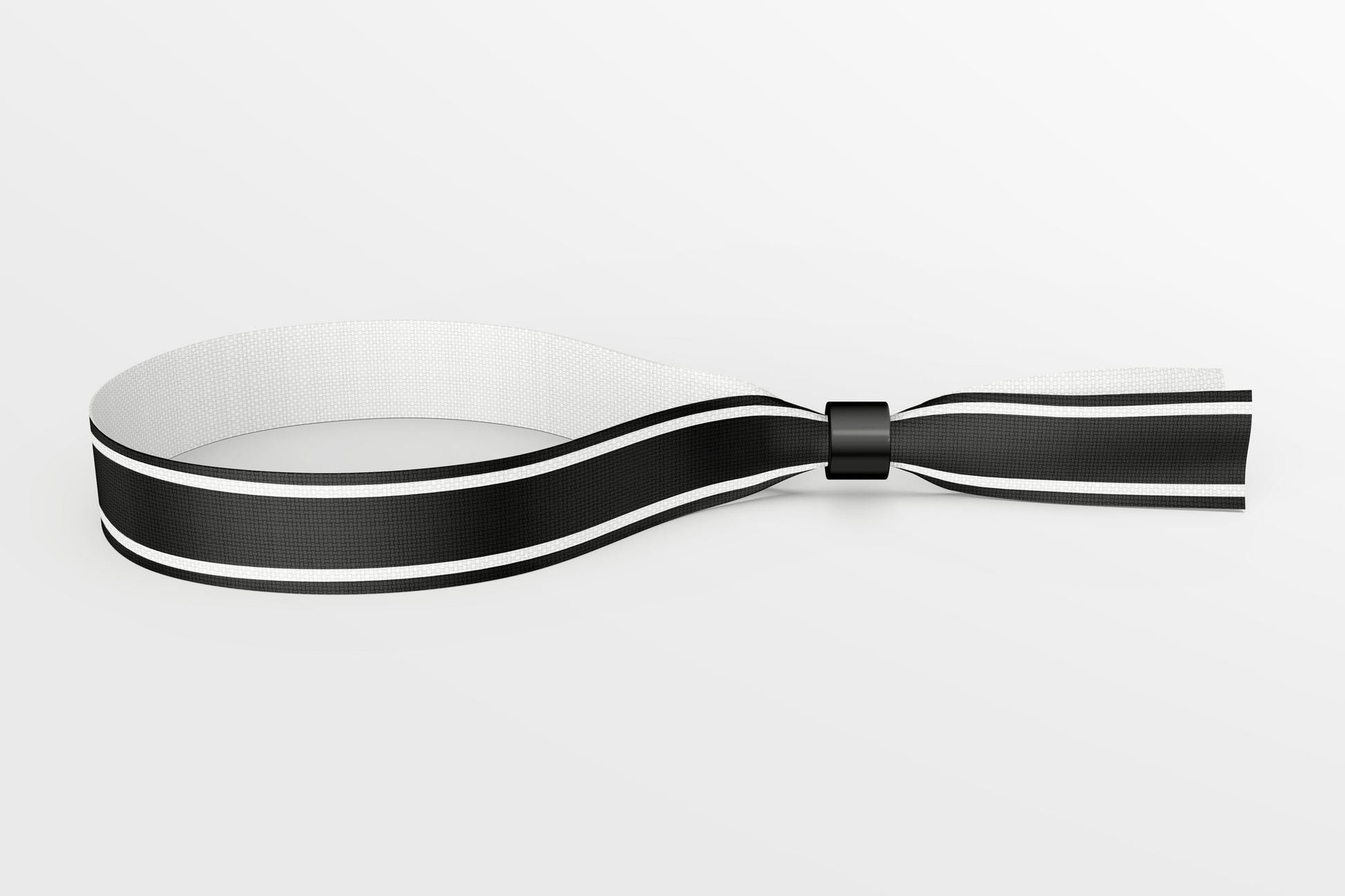Et sort og hvit stripet Tekstilarmbånd farger På lager med rask levering på hvit bakgrunn. (Merke: JM Band NO)
